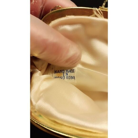 Vintage evening bag made in Hong Kong. In good condition. 4+4 - Picture 7 of 8